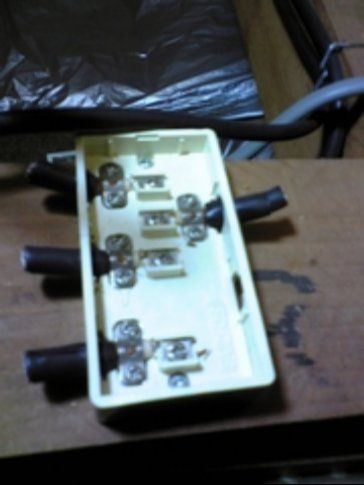 三島中継局 - 旧分配器