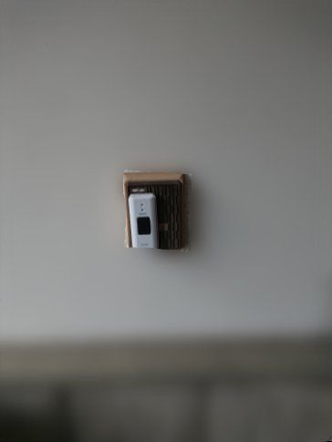 照明器具LEDへ交換。カメラ付ドアホンへ交換 - 旧チャイムボタン