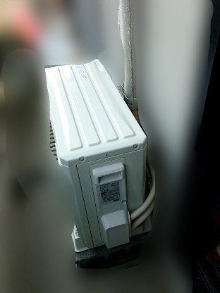 新規　６畳まで用 - 室外機　ベランダ置
